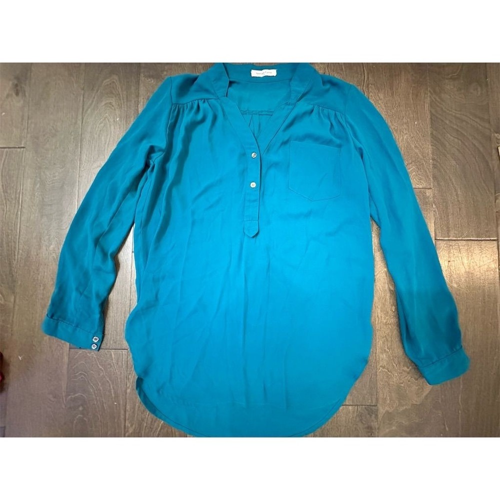 Newbury Custom Women's Blue Button-Up Blouse Size‎ S Long Sleeve